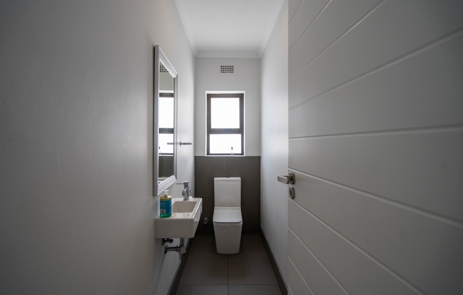 5 Bedroom Property for Sale in Royal Alfred Marina Eastern Cape